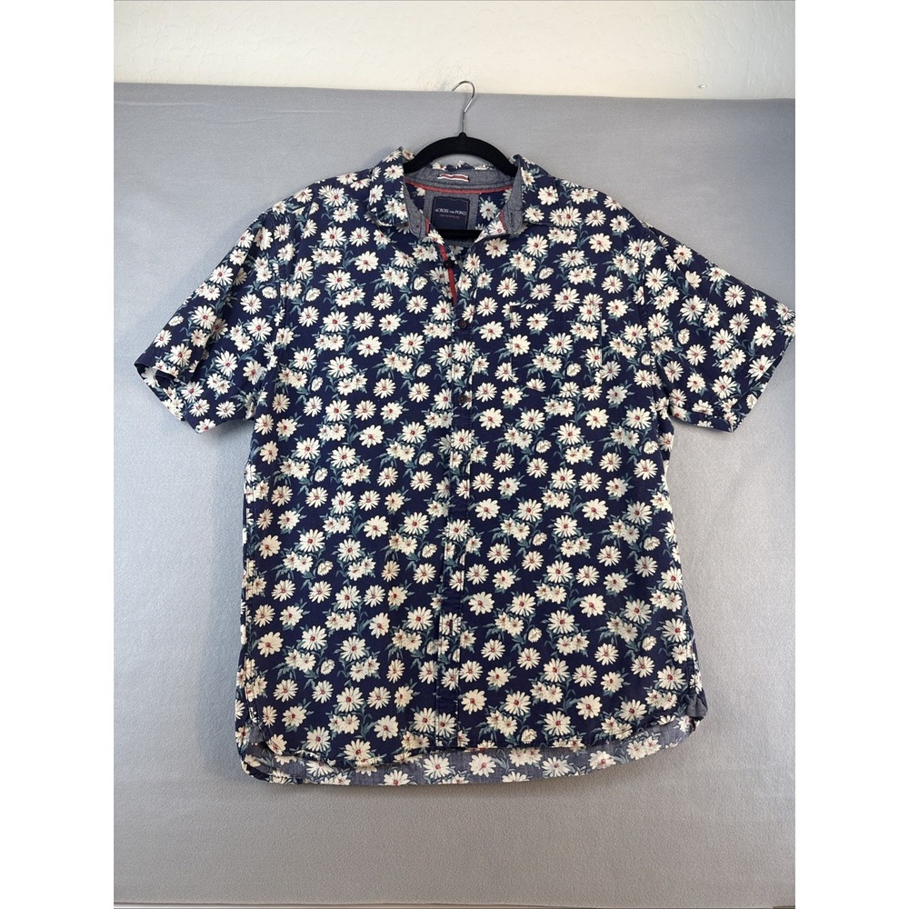 Across the Pond men's XL button down floral print. blue/white flowers men' shirt
